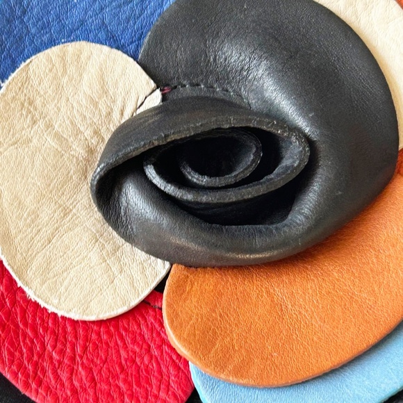 Vintage Vera Pelle Italian Leather 3D floral shoulder bag - Picture 2 of 9